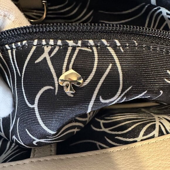 Kate Spade Claudia (rare) Leather Patent Leather Handbag with Black Bow - Picture 6 of 9